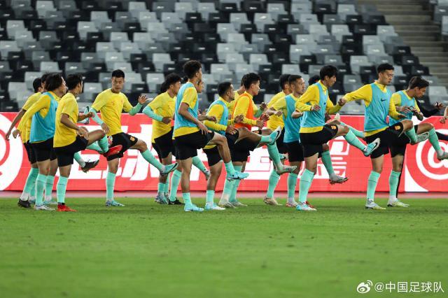 1702815496354067331.jpg 00244AjRly1hk1yu5b604j61kw11x4pf02.jpg